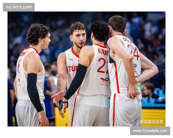 申京与亚当斯或卡佩拉搭档双内线效果突出,助力球队表现提升